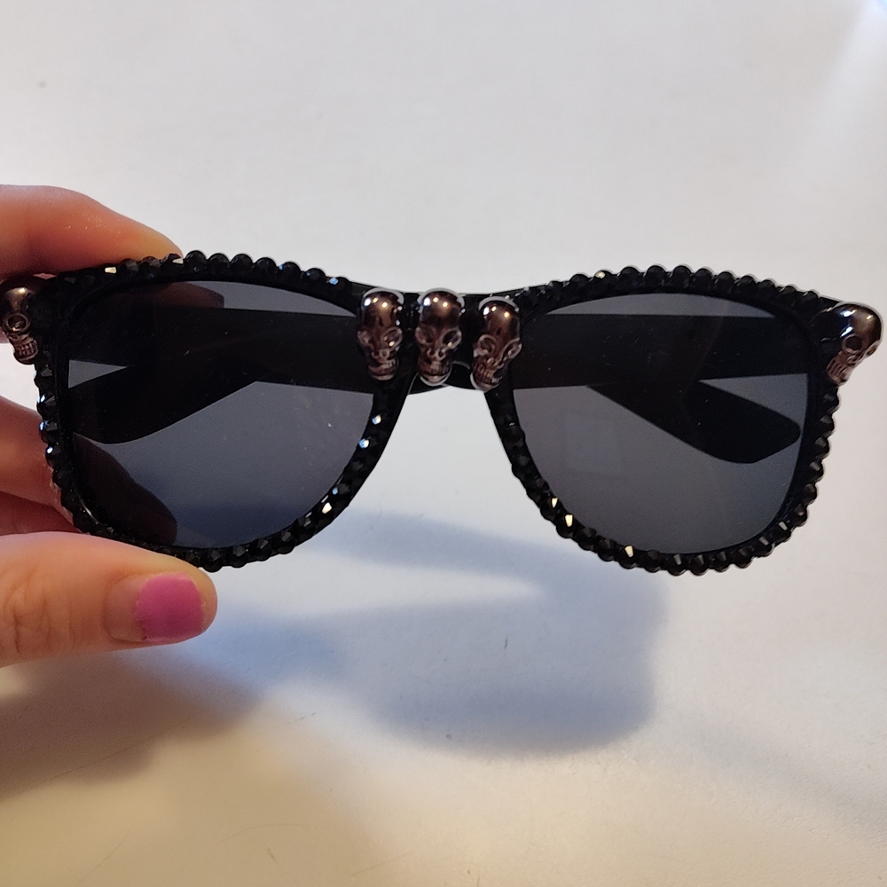 Black Skull Embellished Sunglasses